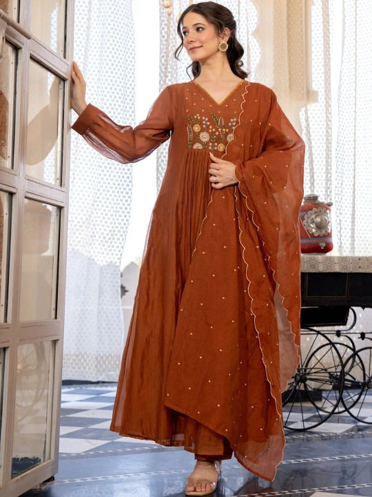 Women Floral Embroidered Panelled Kurta with Trousers & With Dupatta