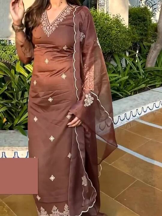 Floral Embroidered Regular Thread Work Straight Kurta with Palazzos & Dupatta