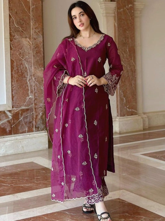 Women Ethnic Motifs Embroidered Thread Work Kurta with Trousers & Dupatta