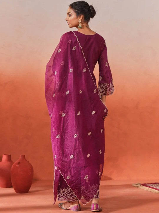 Women Ethnic Motifs Embroidered Thread Work Kurta with Trousers & Dupatta