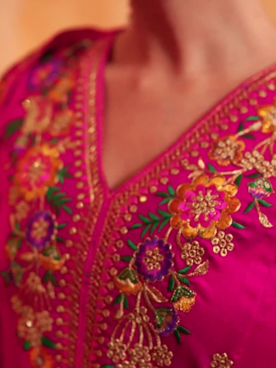 Women Floral Embroidered Regular Thread Work Kurta with Trousers & With Dupatta